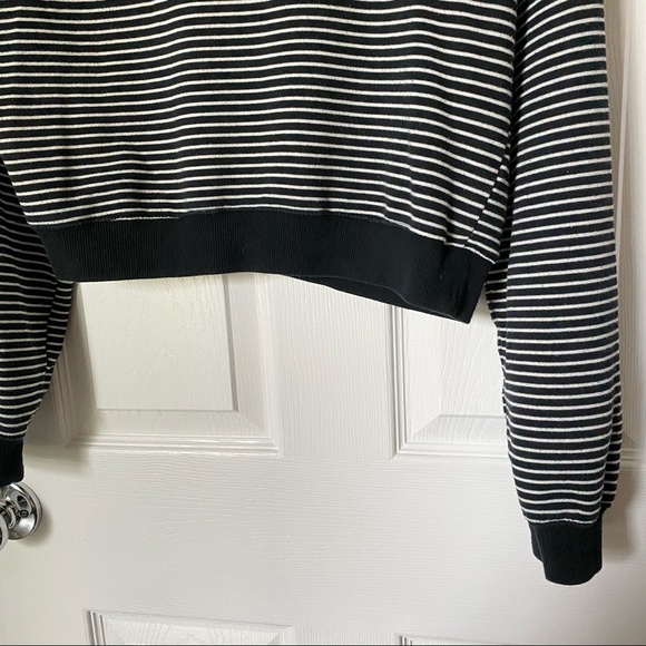 Forever 21 cropped striped sweater - Picture 3 of 8